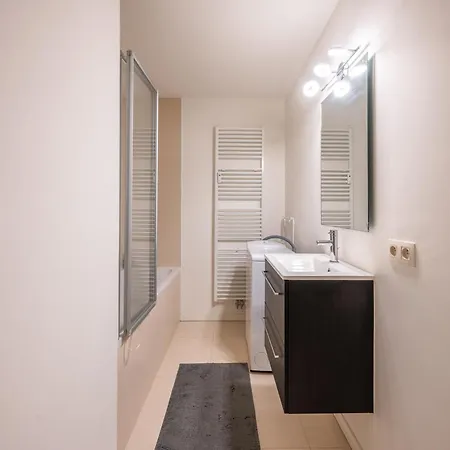 In Heist Near The Apartamento